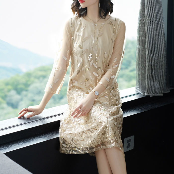 等我有钱了，绝不在家穿短裤!学下面女人这样，紧身又迷人