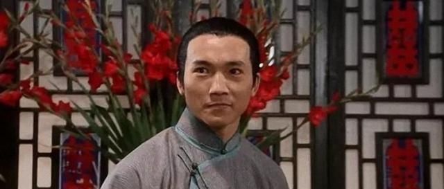 相差@与甄子丹相差4岁，与星爷玩文斗，与李连杰玩武斗，如今呢！