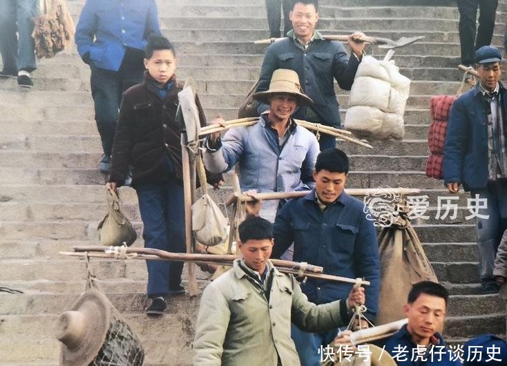  小康家庭：七十年代的江城武汉 小康家庭里的三大件 现在好多地方都物是人非