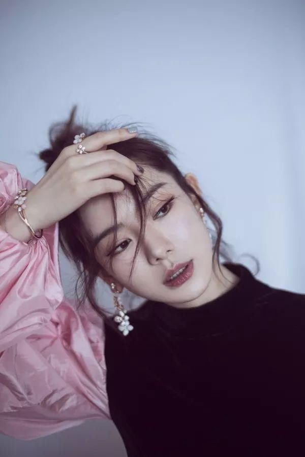 围观| 唐嫣美出新高度，林允少女感全无?6月女星妆容你Pick谁