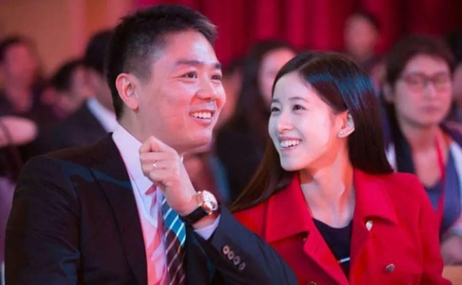 拼多多回应假货质疑;腾讯市值已蒸发1400亿美元;支付宝首页上线小