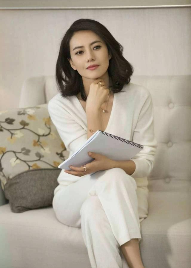 短头发@还在犹豫留短发还是长发?其实身高就能决定,别再被美发师忽悠!