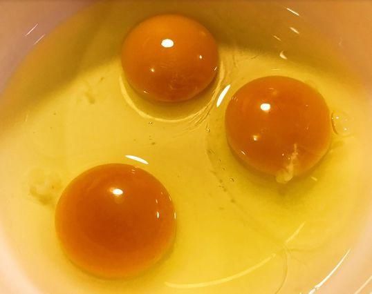  「虾皮粉」卷心菜炒蛋加点这一调味料，提味儿又补钙，一次吃一大盘都不腻味