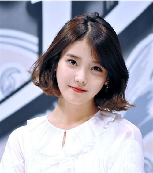  「线条流畅」脸上有这4个“特征”的女生，就算素颜也是男生的最爱，桃花超旺