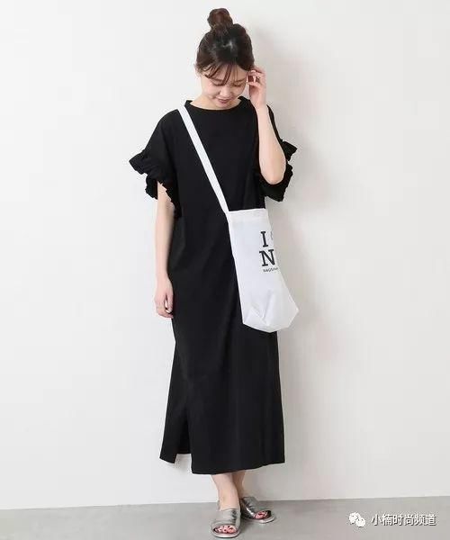 换季穿啥?一件黑色连身洋装让你完美搭出日系时尚