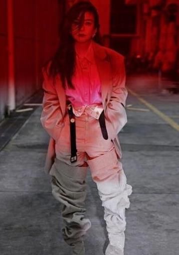 小燕子遇上了紫薇，不一样的感觉，网友:气质为什么差那么多