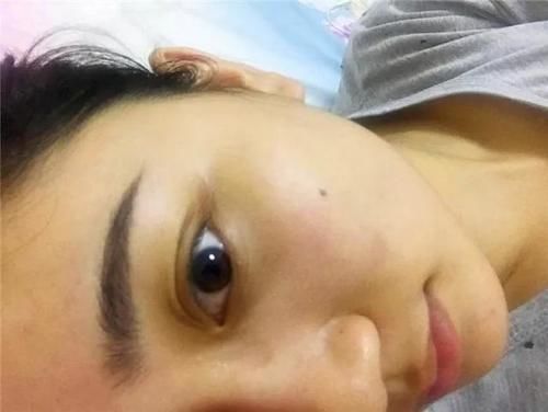 看起来:当初做了眉毛的女生都后悔了,看起来很方便,实则存在各种隐患