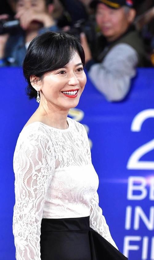 『大越』有这3个特征的女人，年纪越大越“省钱”，无需过多保养就很女神