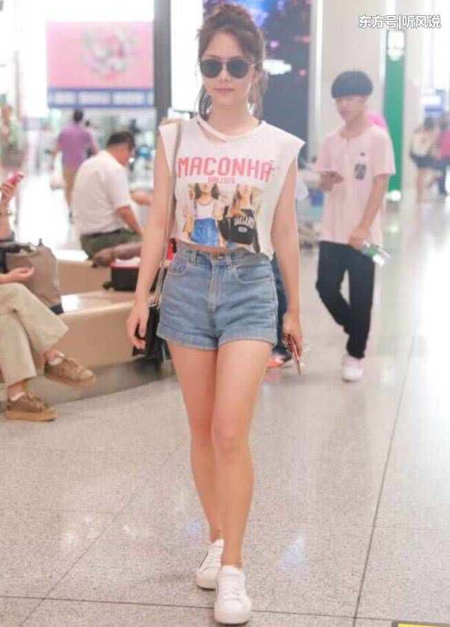谭松韵清爽亮相，你只关注她的腿很粗?她的腰才是亮点!