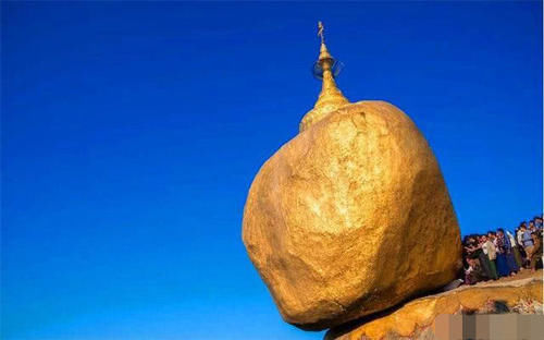 世界最神奇石头：重达611吨，悬于峭壁千年不倒，女人不能碰