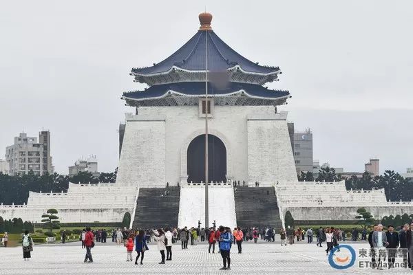 台“政委”抛新议题：让“中正纪念堂”变“立法院”