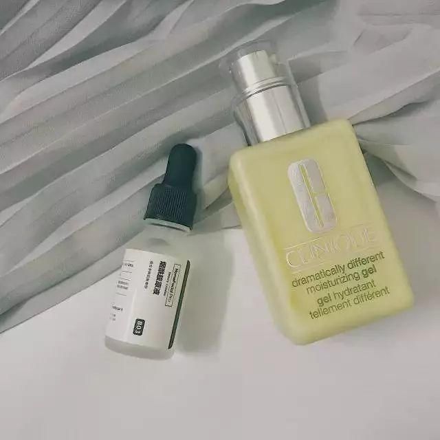 重现杉菜造型!40岁还能做少女，网友:只买大S的帐!