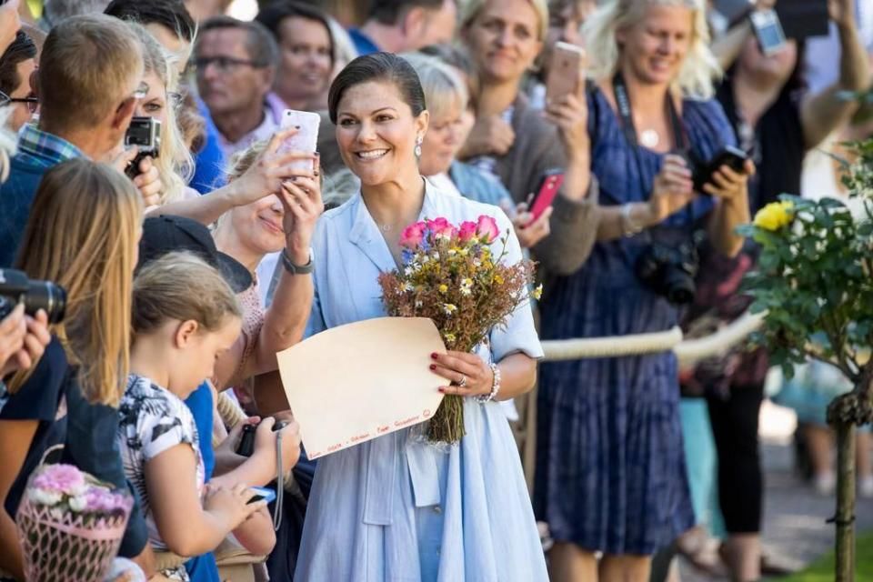 这条裙子，让伊万卡特朗普和整个欧洲王室都为之着迷