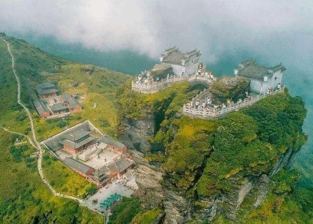 中国唯一没有平原的省,生活着49个民族,四季风景不重样【2020热门旅游景点】