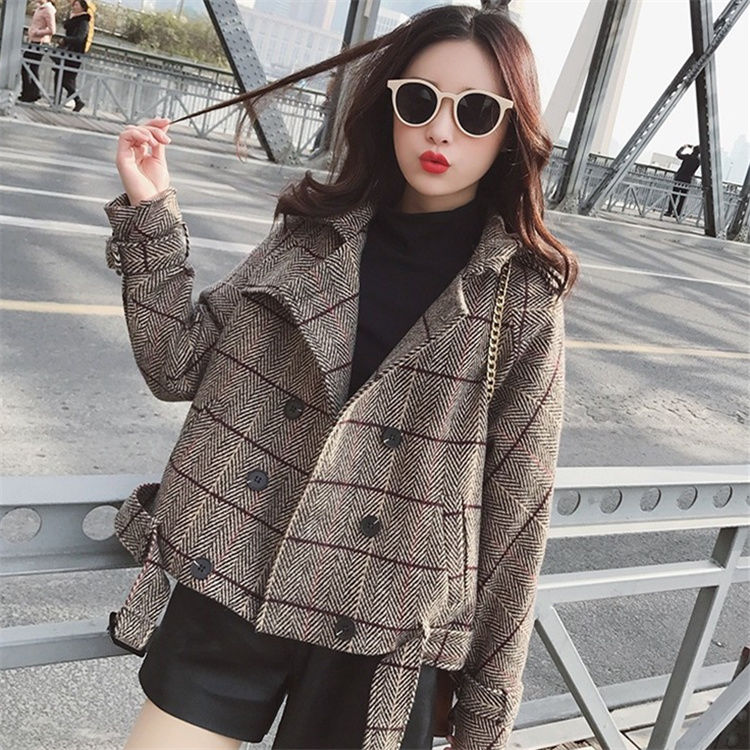 今年风衣又火了!8090后女人穿，洋气显高，穿上街你就是焦点