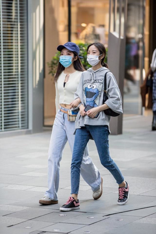  美女|美女穿淡红色连衣裙很显清爽气息, 十分的清新脱俗