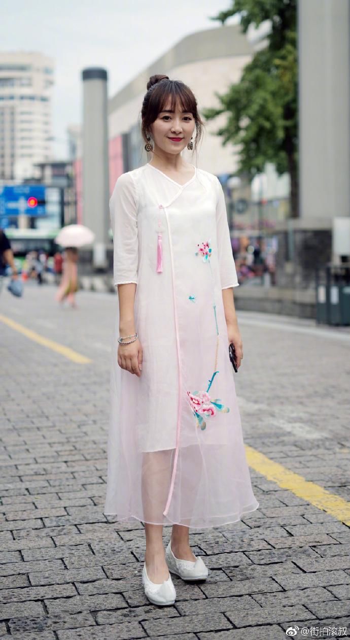 那些素雅的衣服，她们是如何做到穿在身上高大上的?