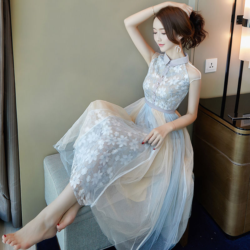 32岁老婆穿蕾丝裙+高跟鞋，显白嫩像22岁少女，女人味挡不住