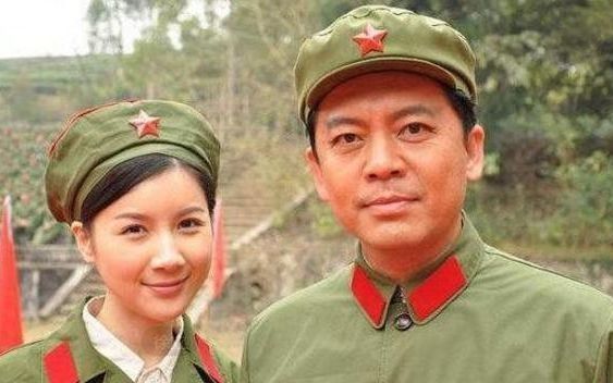 妻子:他是亮剑里的赵政委,在现实中是好丈夫,一生清白无绯闻