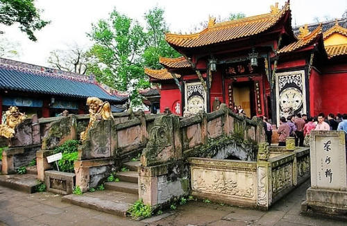 中国“鬼城”，白天人山人海，晚上无人敢去，游客排队过奈何桥