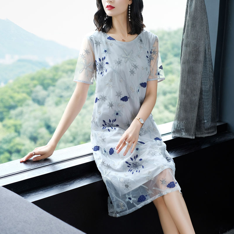 女人一辈子有一条这样的裙子就够了，老公的真爱，时尚大方巨减龄