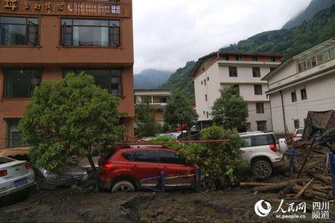 直击：四川汶川耿达镇龙潭村受灾现场