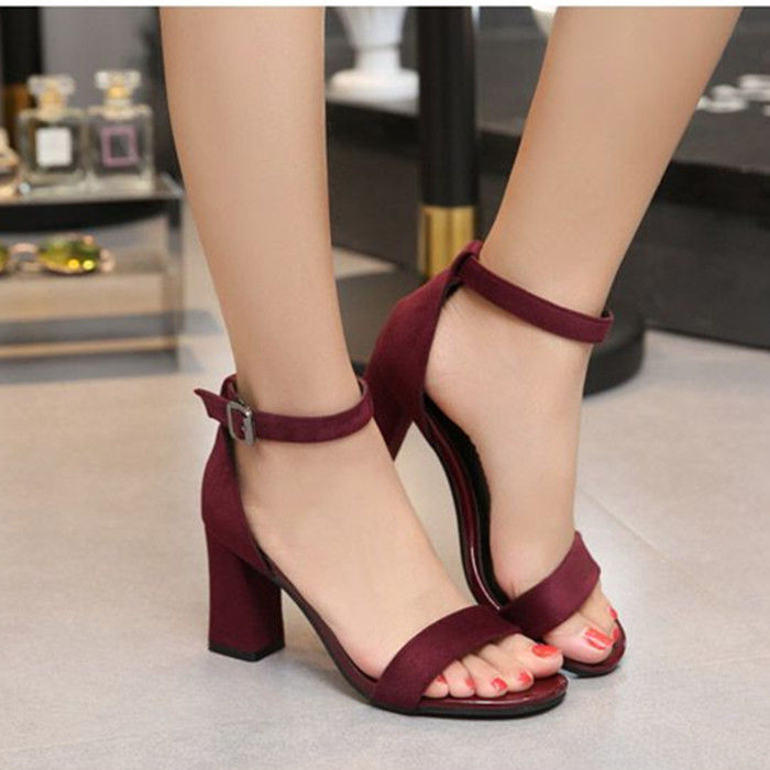 三伏天露玉足的季节，老婆穿上这些高跟鞋，瞬间165魅力十足