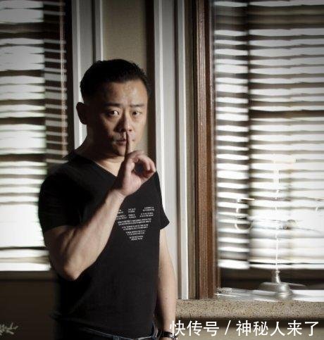 一个人出新闻, 有人看笑话, 就有人声援, 刘总已经回国