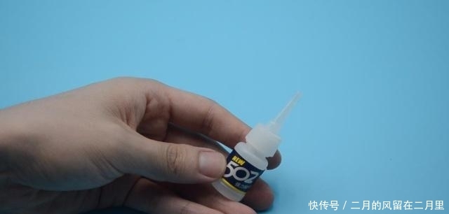『解开』手指被502胶水粘住怎么办?学会这诀窍,胶水立马融化