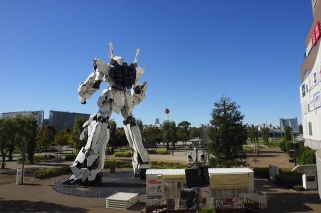  【台风】台风过后，日本那个等身高达不仅没倒，反而被台风给洗