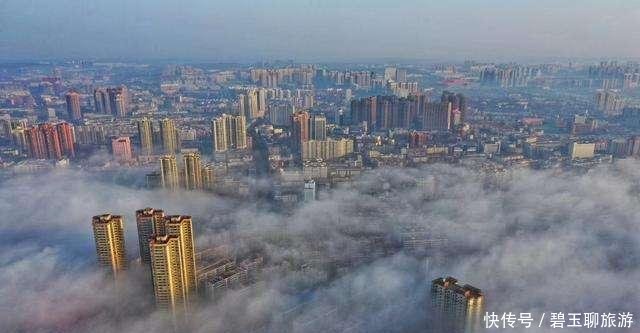  位置：河南省的一个市，位置尴尬，不知道该属于南方还是北方