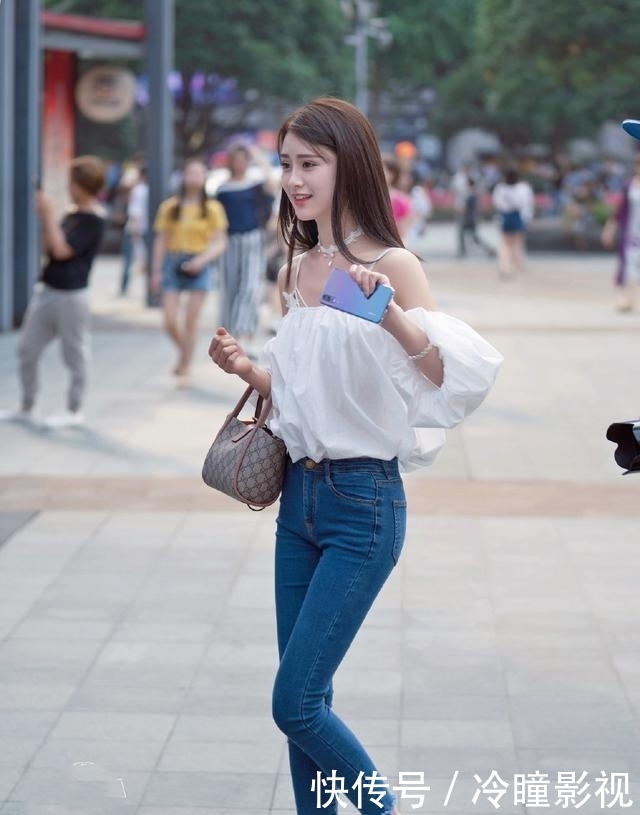  『凸显』凸显女性优雅妩媚的气息，非高跟儿鞋莫属