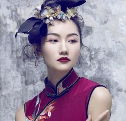 『合适』喜欢穿旗袍,但不会搭配那也是白穿,合适的搭配穿起来这么优雅