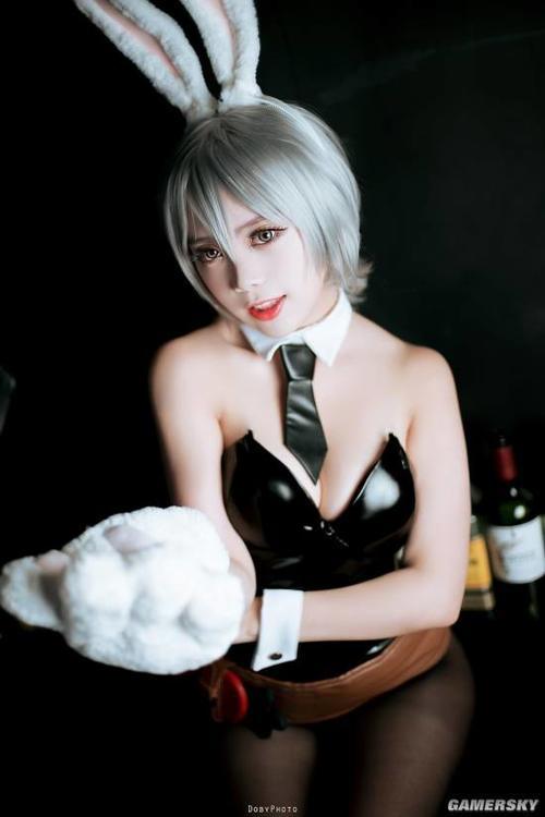韩国美少女COS兔女郎瑞文 火辣黑丝豪乳让人喷血