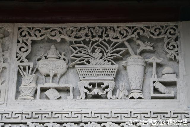 一百年前侵华日军所拍老照片上的这座如意门楼如今变成什么样了