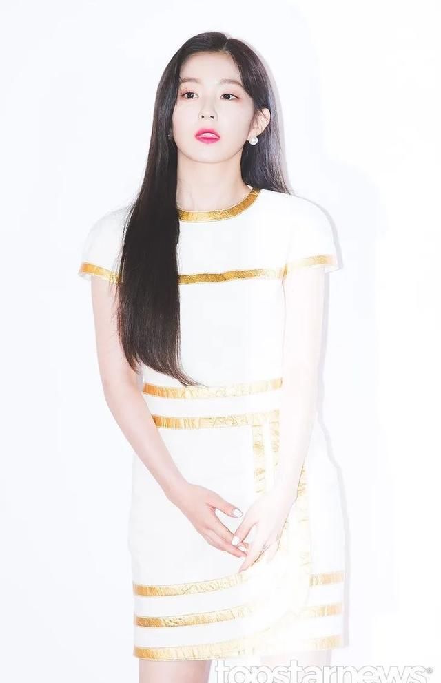  时髦■时髦办｜Jennie的珍珠项链那么多，还硬要和妈妈抢着戴这一条？
