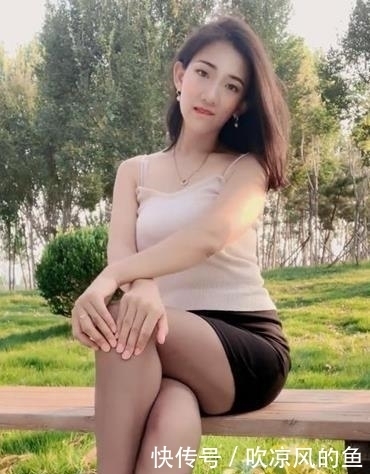 气质|潮流小姐姐明艳端庄,简单又显清新,彰显御姐魅力!