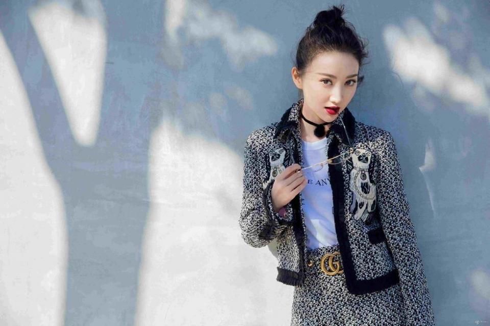 景甜化身“渔网流苏”鱼美人，网友:肤白貌美好气质，很稳!