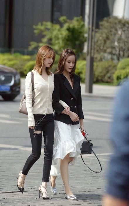 路人街拍，每个人都是独一无二的天使，这样穿搭让你美如天使降临