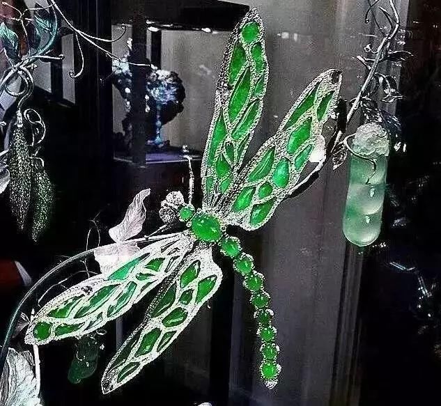 美得无与伦比!有一种美，叫翡翠镶嵌!