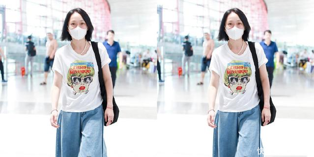 周迅真会穿！这么宽的裤子配条T恤太个性，网友44岁就该这么穿