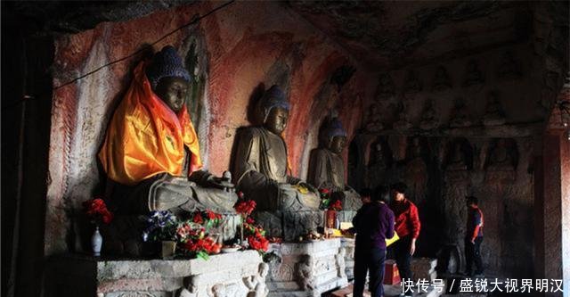 中国最神奇寺庙，建于太行山悬崖边，佛脚有泉水流淌终年不盈不涸