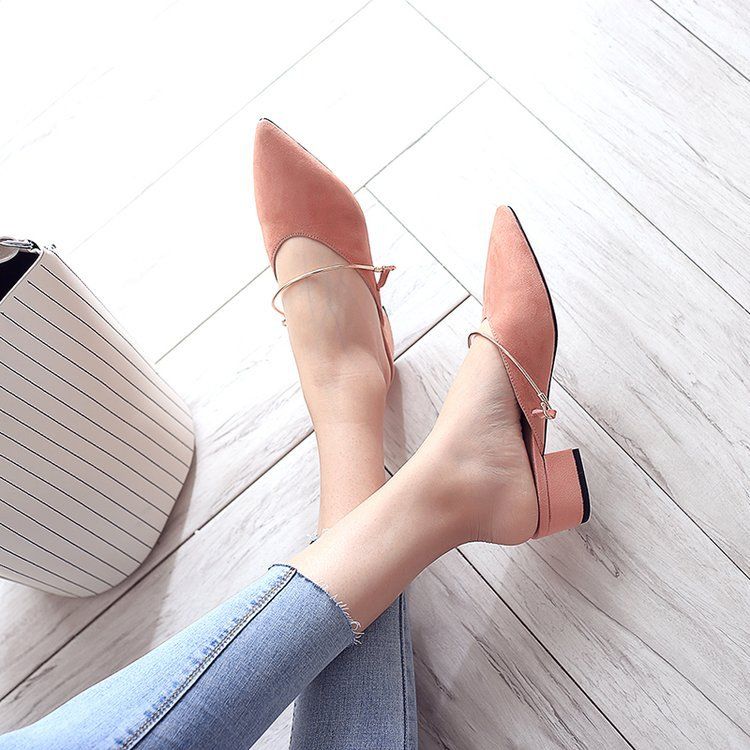 高跟鞋淘汰了!现今流行穿“柔软妈妈鞋”,还别说耐脏还忒洋气