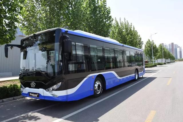 董小姐知道吗 “高铁级”银隆公交车在石家庄闪现！