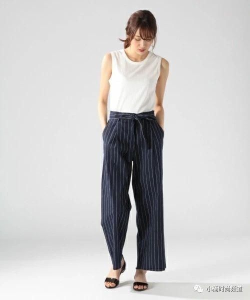 女生搭配:白色无袖上衣让自己更迷人!最新日本夏季穿搭总整理