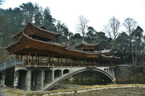  「杭州」别再往“北上广深”去跻了，国内这几个城市未来的发展