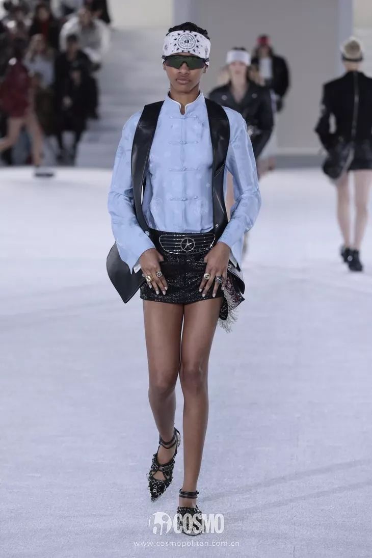 你可以没腰，但不能没腰带!