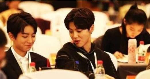 关爸晒合照疑似回应分手传言 网友：都见岳父了还会分手么？