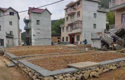  【发现】村干部又在村里走动了？挨家挨户查这三样违法行为，发