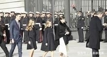 太酷@王后斗篷太酷,西班牙王后一家四口美如画!两位小公主美如双胞胎
